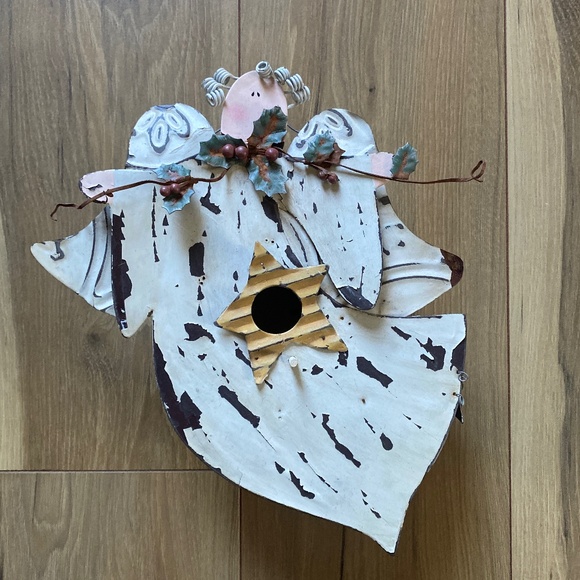Christmas Angle Birdhouse - Picture 1 of 3